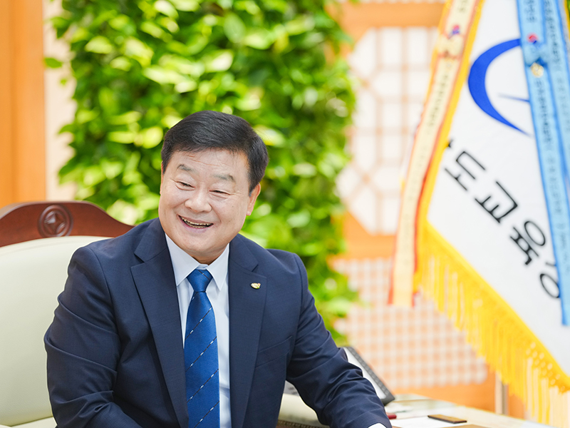 인터뷰-이병도 충남도교육청 교육감